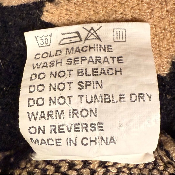 Oversized Animal Print Cardigan - Picture 10 of 11